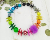 extravagante Statement Kette mit großen Kugeln in Regenbogenfarben