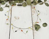 minimalistisches Statement Collier mit zarten Glasperlen in Zickzack Optik