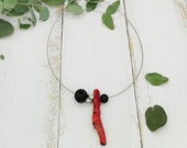 minimalistisches Statement Collier mit Lava, Korallenstab und Glitzer