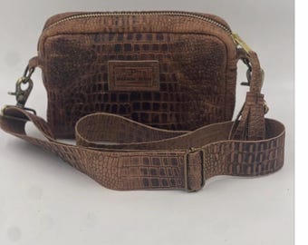 The Mesa Crossbody in brown croc