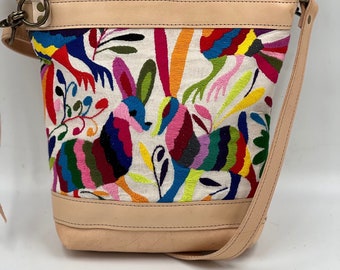 Limited Edition Otomi Embroidery Cowhide Leather Bag: Adjustable Crossbody
