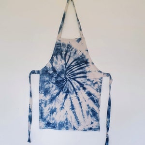 Fairtrade cotton junior / child's craft apron, spiral tie dye, baking, kitchen, 100% cotton