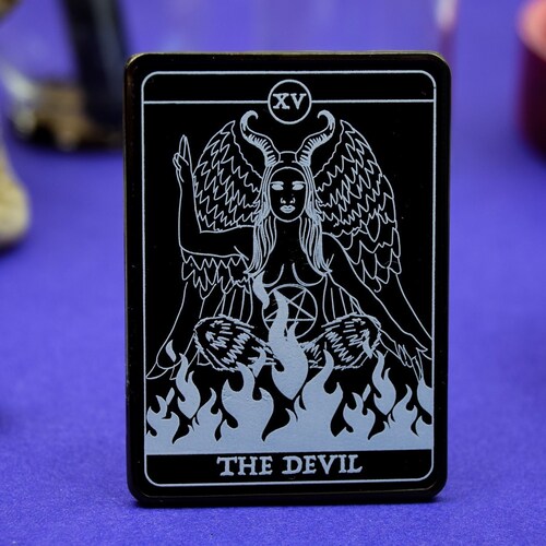 The Devil Tarotkarte Solf Emaille Anstecker Gothic Horror Böse Hexerei Doom 