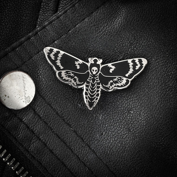 Totenkopf Schwärmer Motte Emaille Pin — Okkulte Hexerei Creepy Spooky Horror Halloween Goth Emo Hannibal/ Das Schweigen der Lämmer Inspiriert