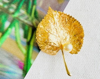 Christian Dior 1980s Vintage Textured Vivid Wave Leaf Round