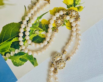 Givenchy Vintage 1980 White Pearl Beads Four Oval Crystal Pendant
