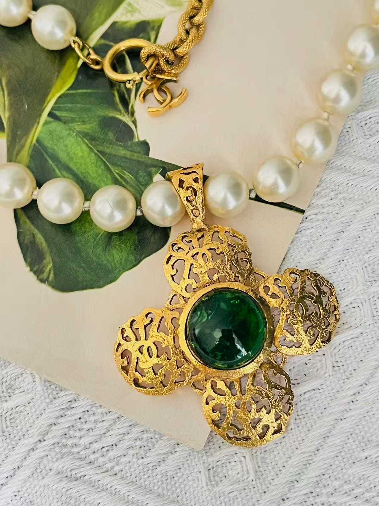Chanel Vintage 1988 Gripoix Emerald Maltese Logo Openwork Large