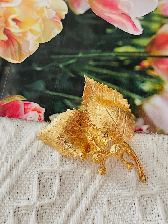 Christian Dior GROSSE 1967 Vintage Double Vivid Windy Leaf Cluster