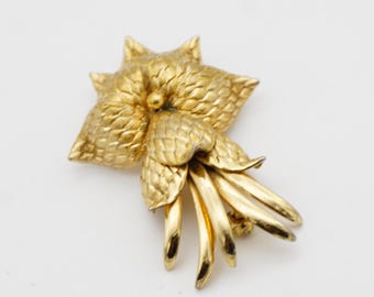 Christian Dior GROSSE 1963 Vintage Long Curled Flower