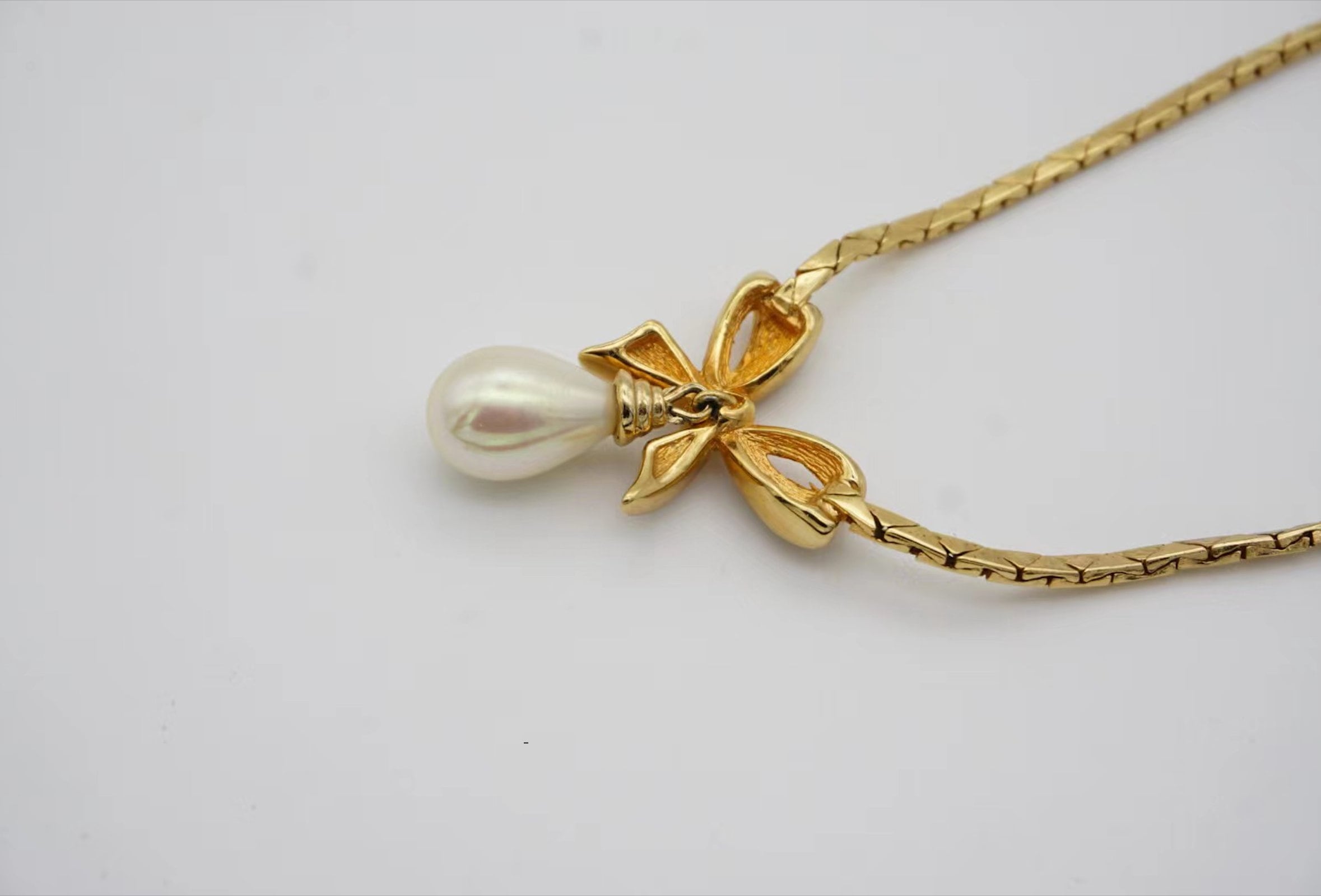 Christian Dior Vintage 1980s Crystals Bow Pearl Teardrop Pendant