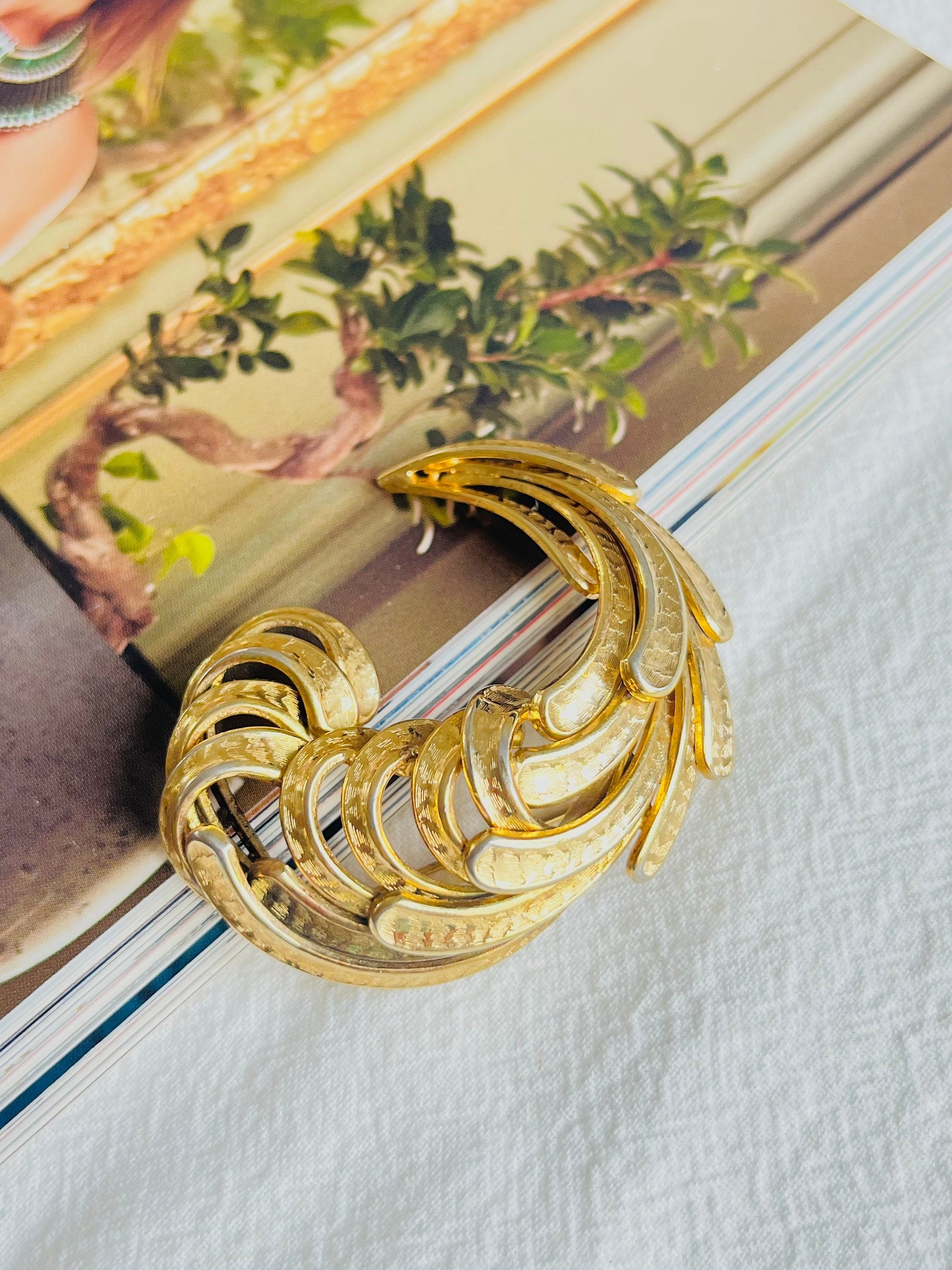 Christian Dior　Brooch Gold Vintage Vintage CHRISTIAN DIOR 1980's Gold Plated Rhinestone Logo Monogram