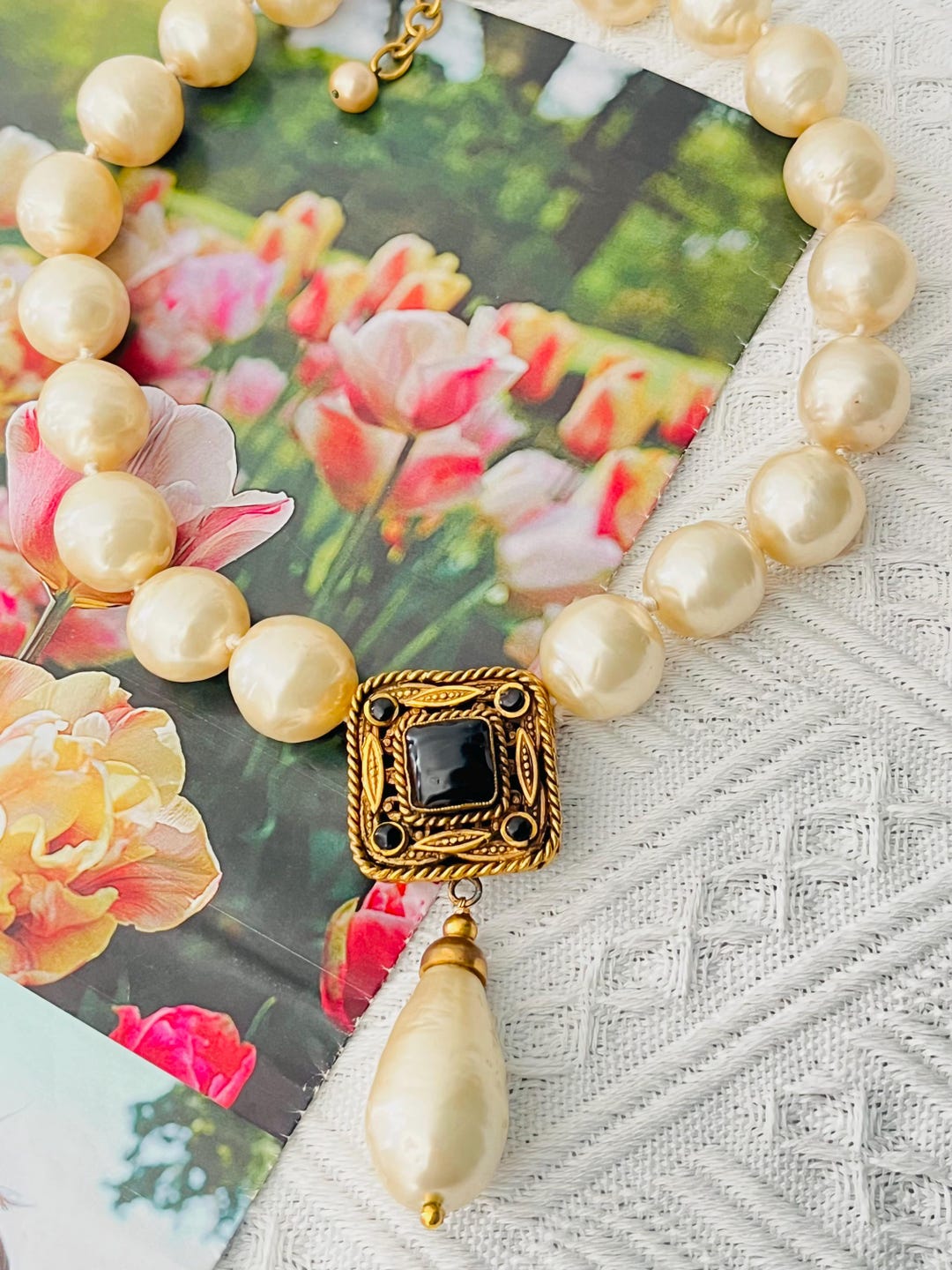 Chanel Vintage 1984 Gripoix Baroque Onyx Large White Pearls Square
