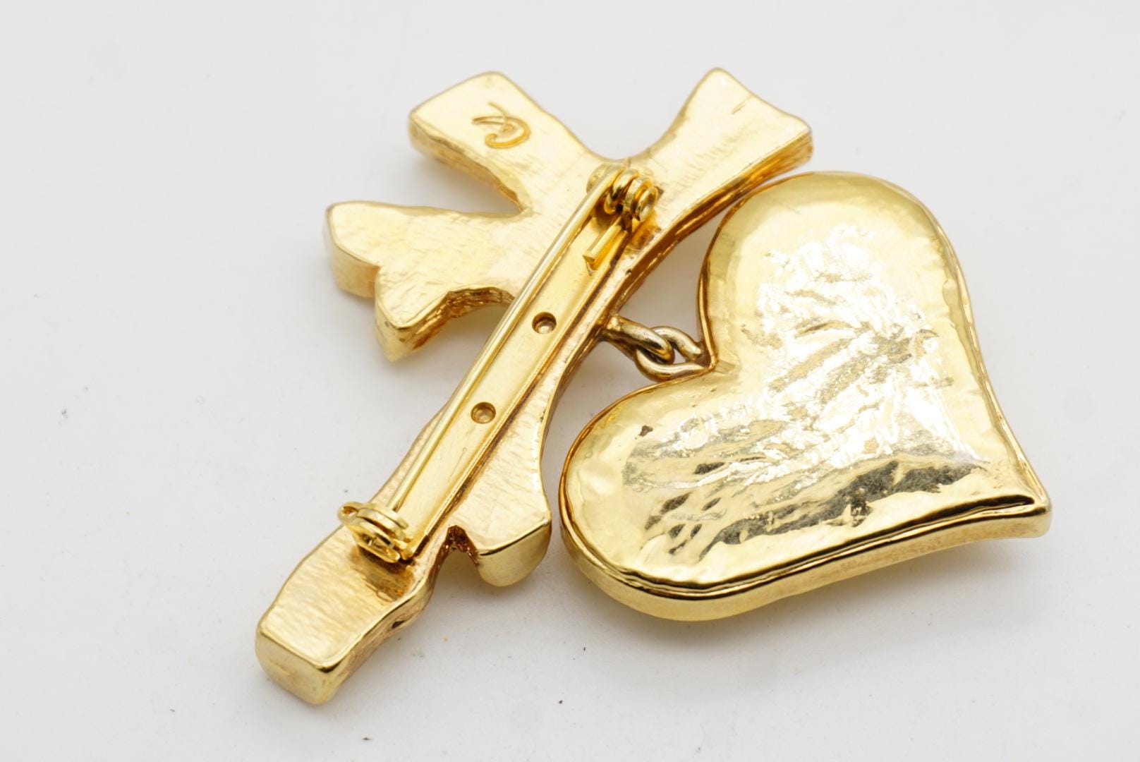 クリスチャン・ラクロワ ヴィンテージ クラシック クロス ロゴ ハート