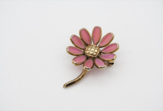 Crown Trifari 1960s Cute Pale Pink Flower Daisy G… - image 7