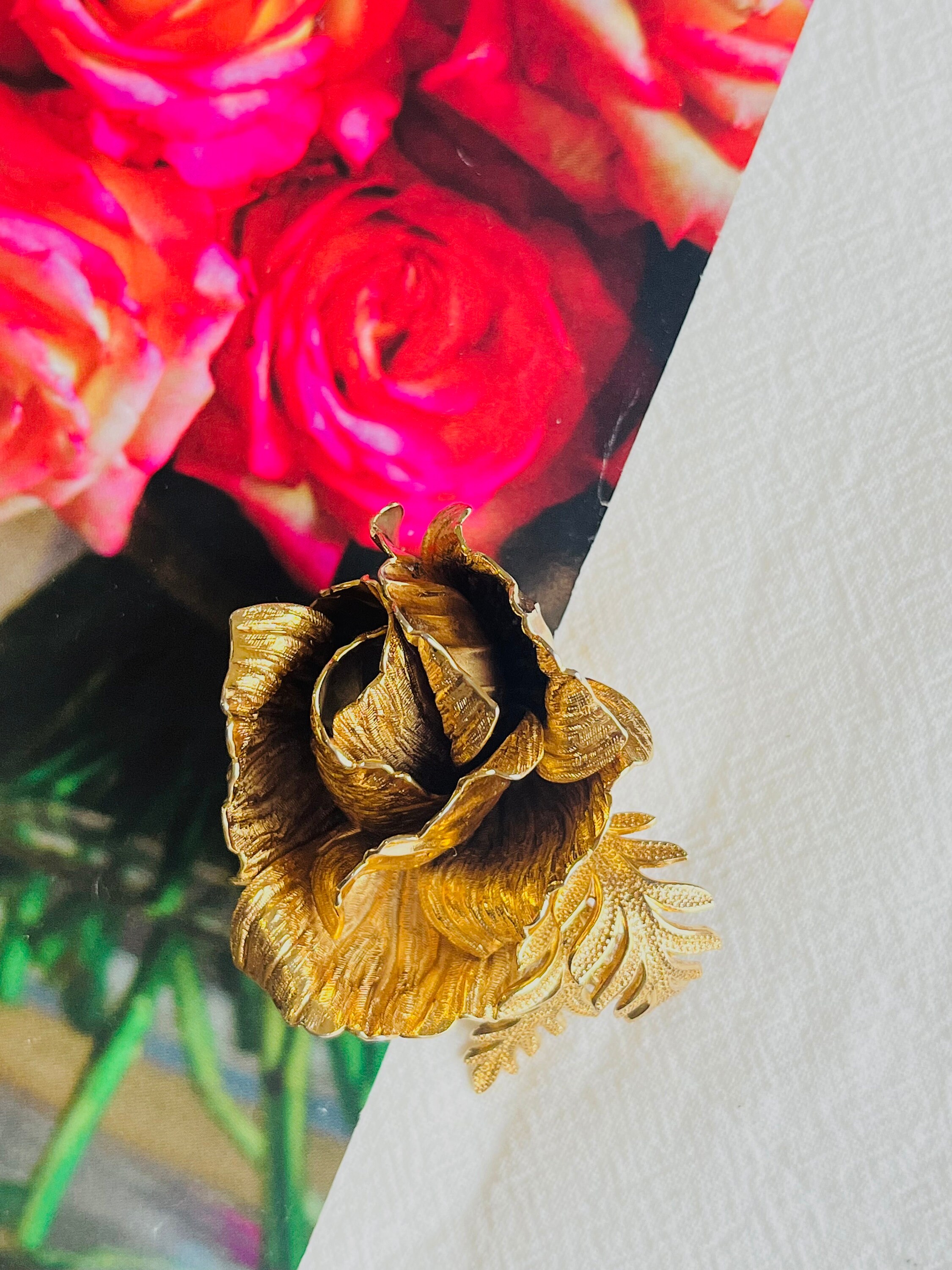 Christian Dior vintage ローズブローチ　薔薇 Yahoo!オークション -「バラ」(クリスチャン・ディオール