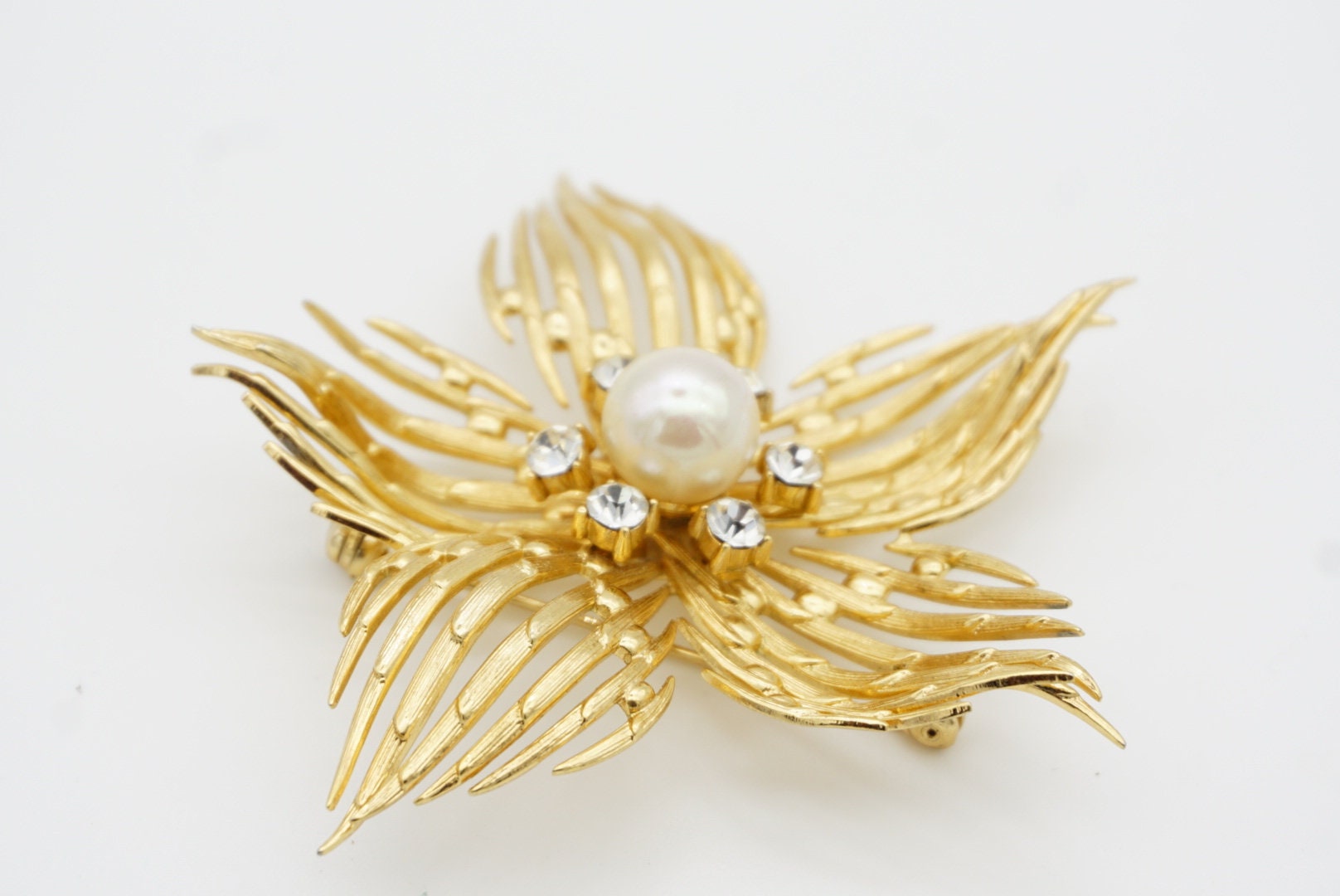 欠損あり　Christian Dior　大ぶりブローチ　グリポワ　パール Christian Dior GROSSE 1968 Huge Openwork Flower Pentagram Pearl