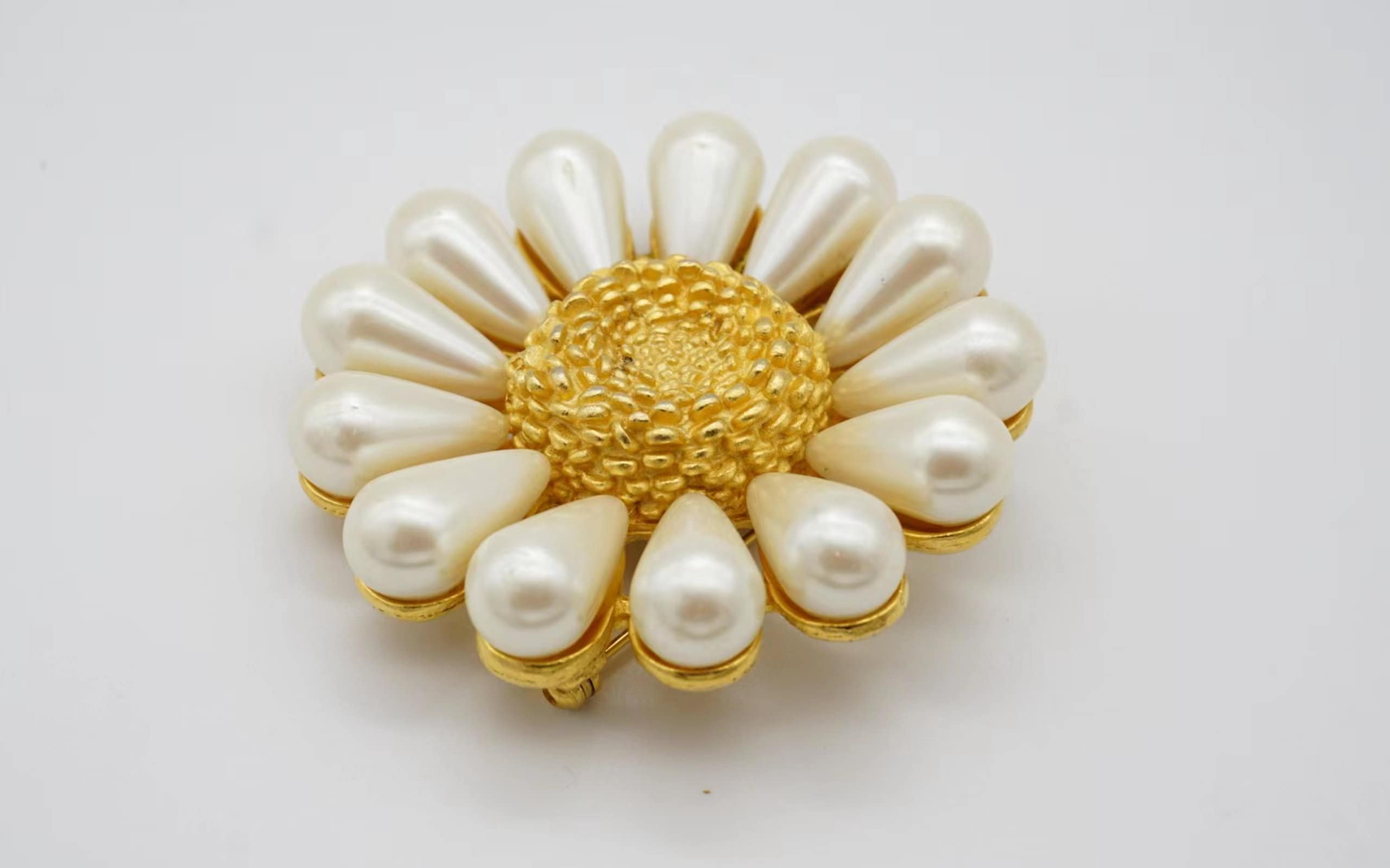 Givenchy Vintage Large Round Openwork Petal Pearls White Daisy