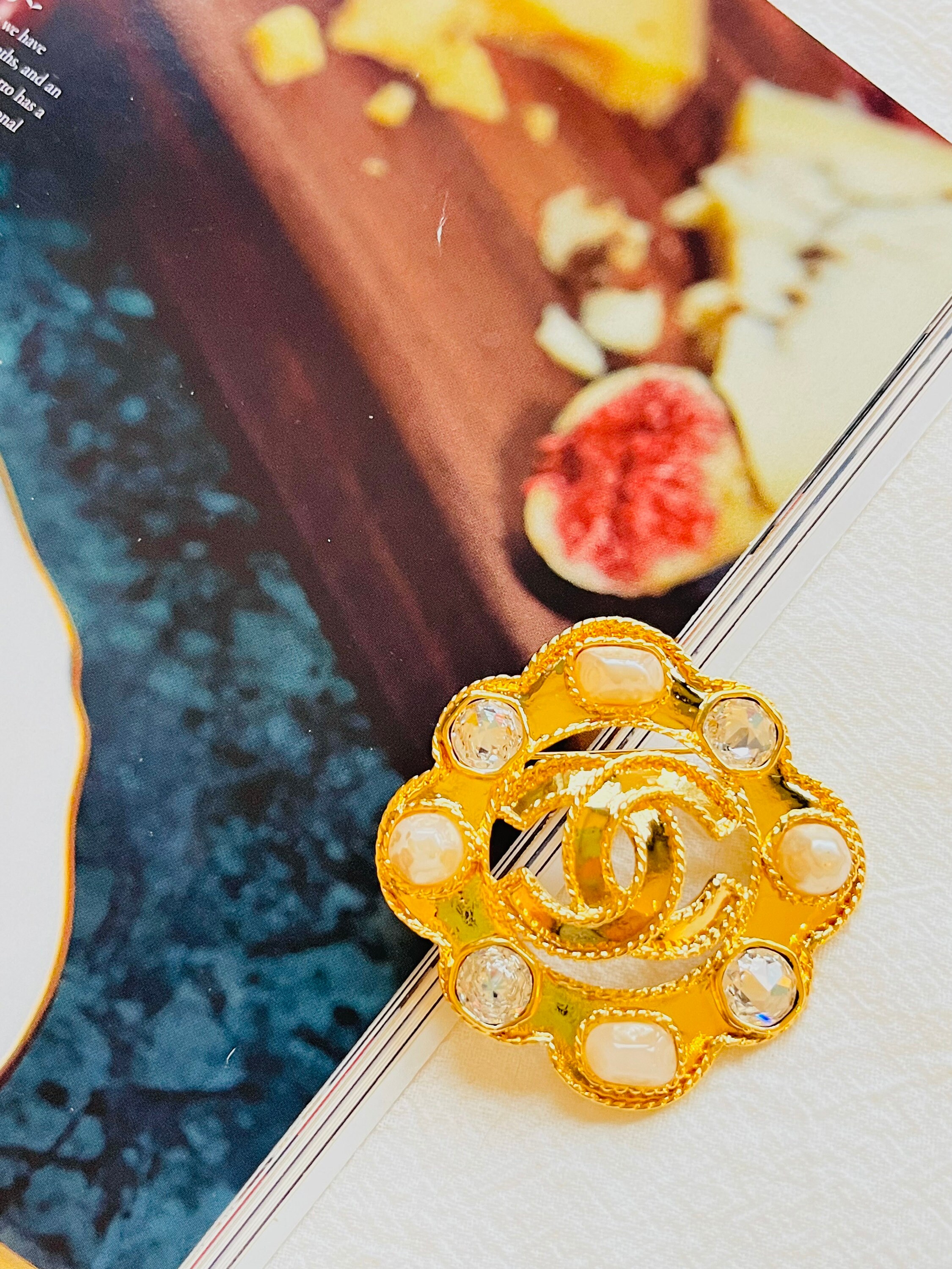 Chanel Vintage 1995 Coco Large Gripoix Pink Pearls Crystals