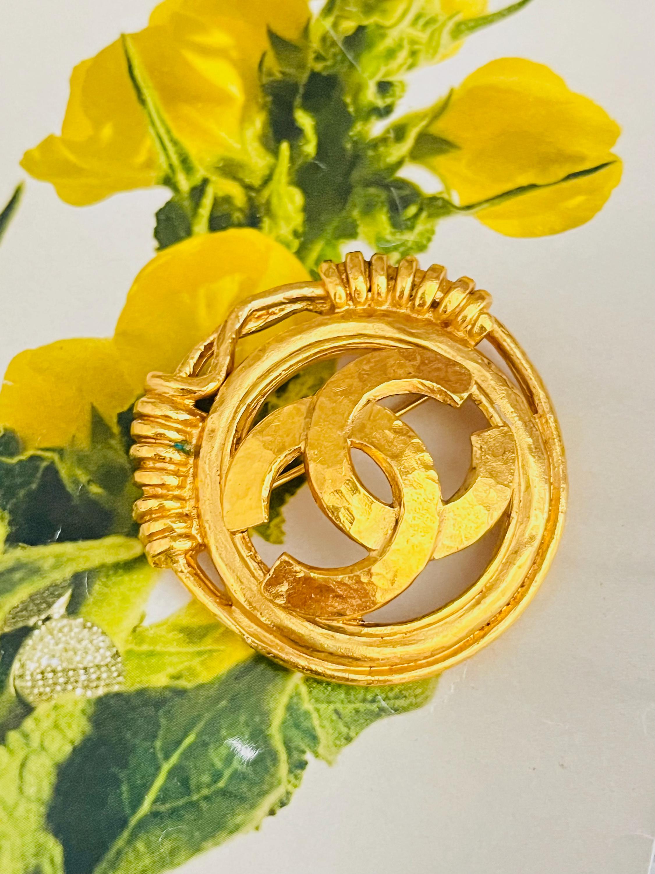 Chanel Vintage 1994 Logo CC Coco Double Circle Round Rope