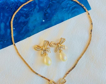 Christian Dior Vintage 1980s Crystals Bow Pearl Teardrop Set