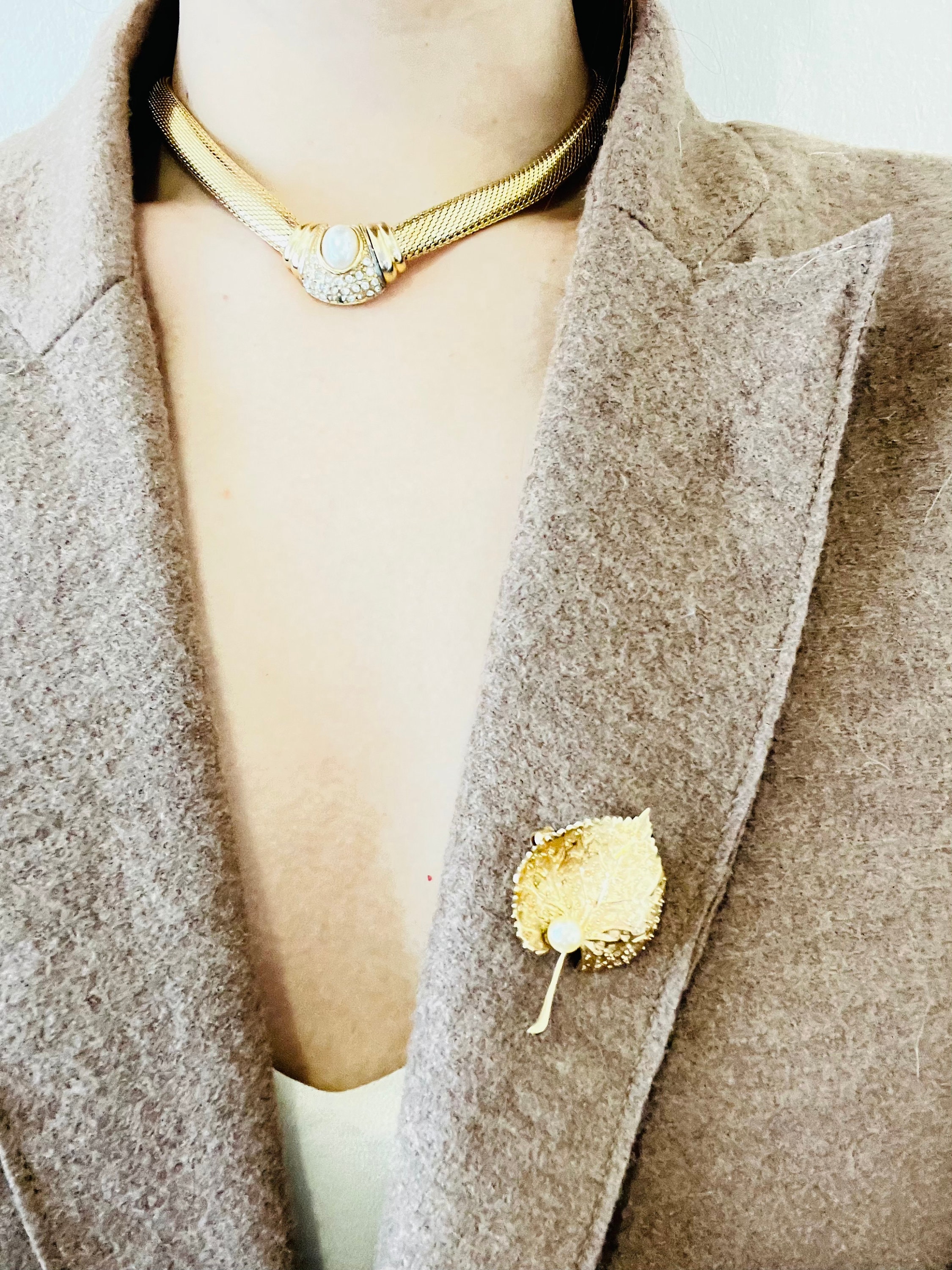 Christian Dior 1980s Vintage Textured Vivid Wave Leaf Round