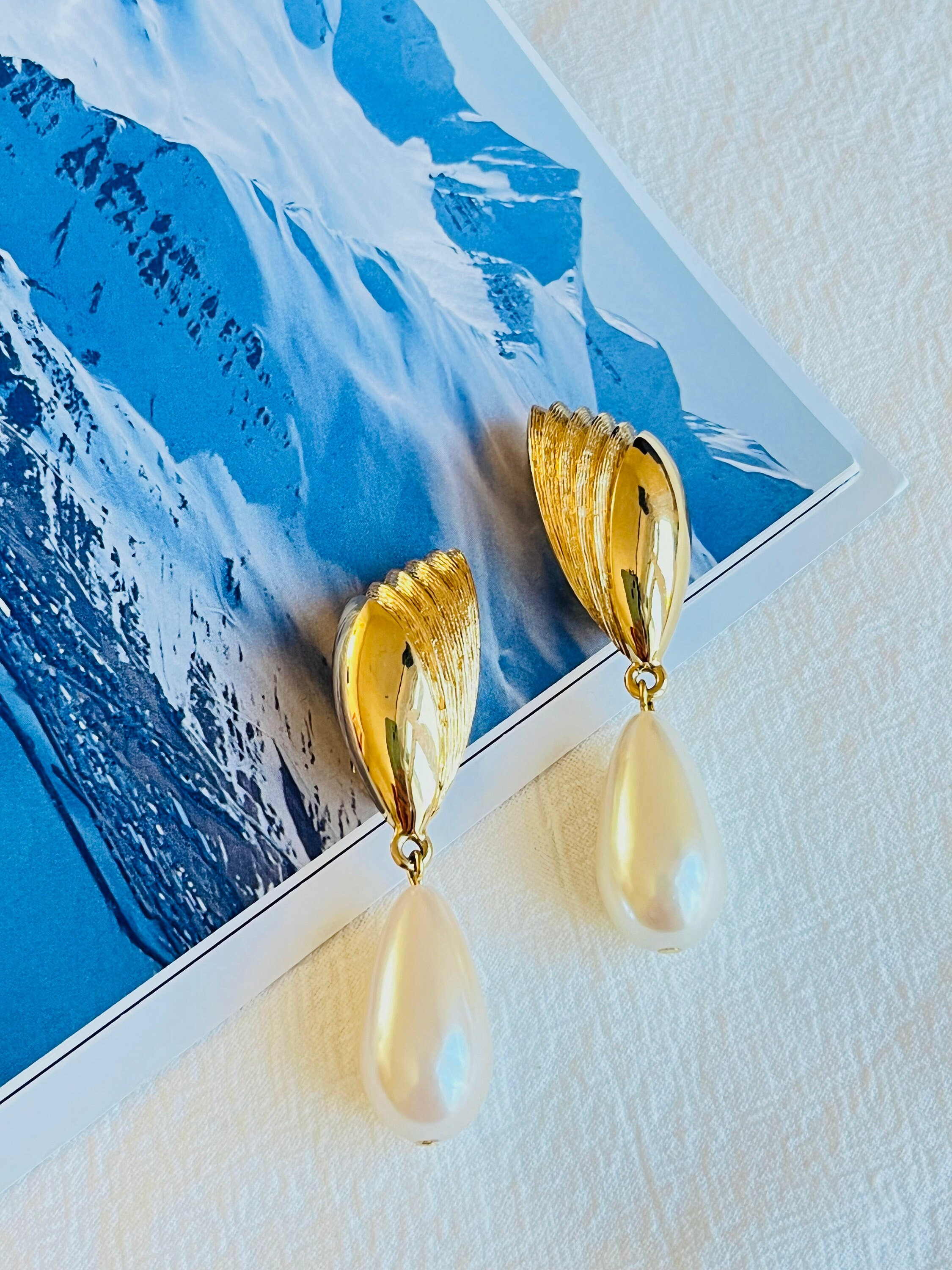 Givenchy Vintage Fan Pearl Crystal Tear Water Drop Elegant