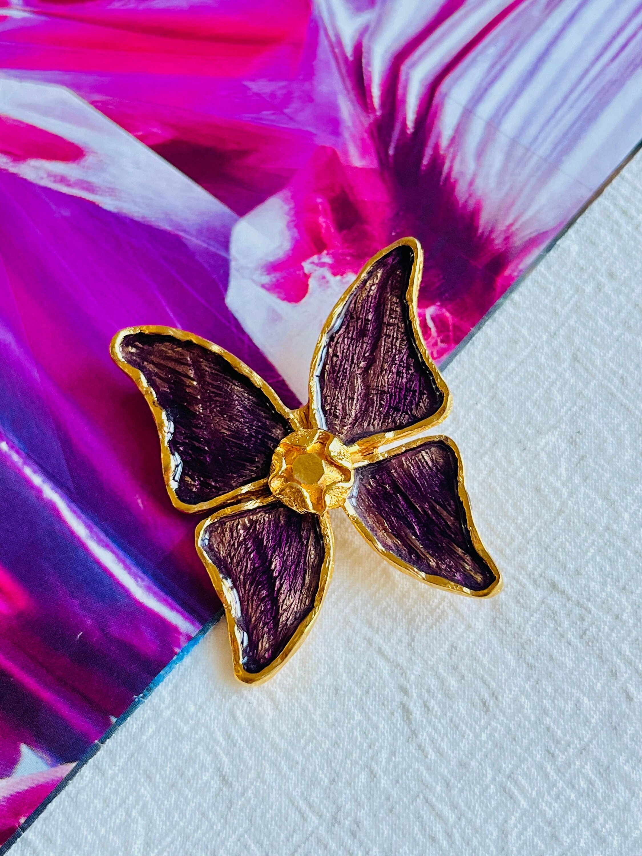 YSL　イヴサンローラン　ブローチ　蝶　バタフライ Yves Saint Laurent YSL Vintage 1980s Large Purple Enamel Butterfly