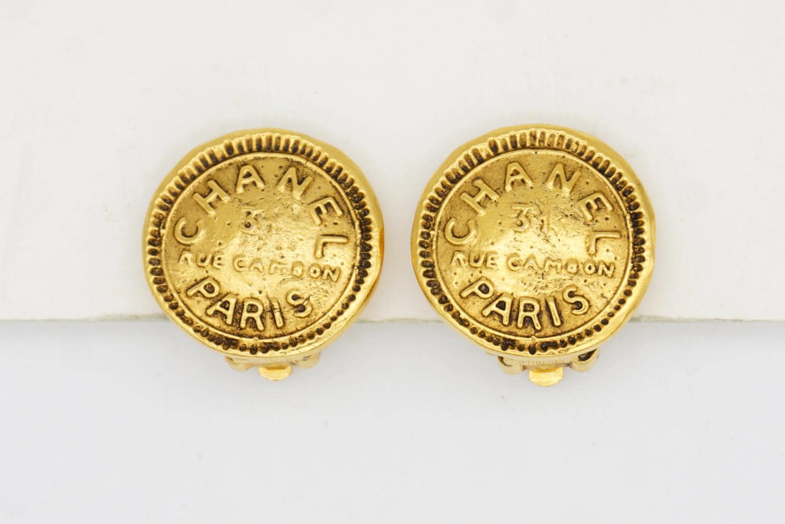 Chanel Vintage 1980s Logo CC 31 Rue Cambon Paris Relief Round