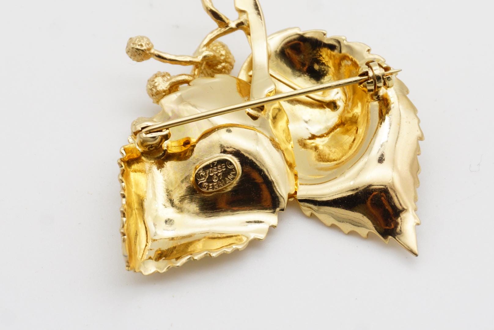 Christian Dior GROSSE 1967 Vintage Double Vivid Windy Leaf Cluster