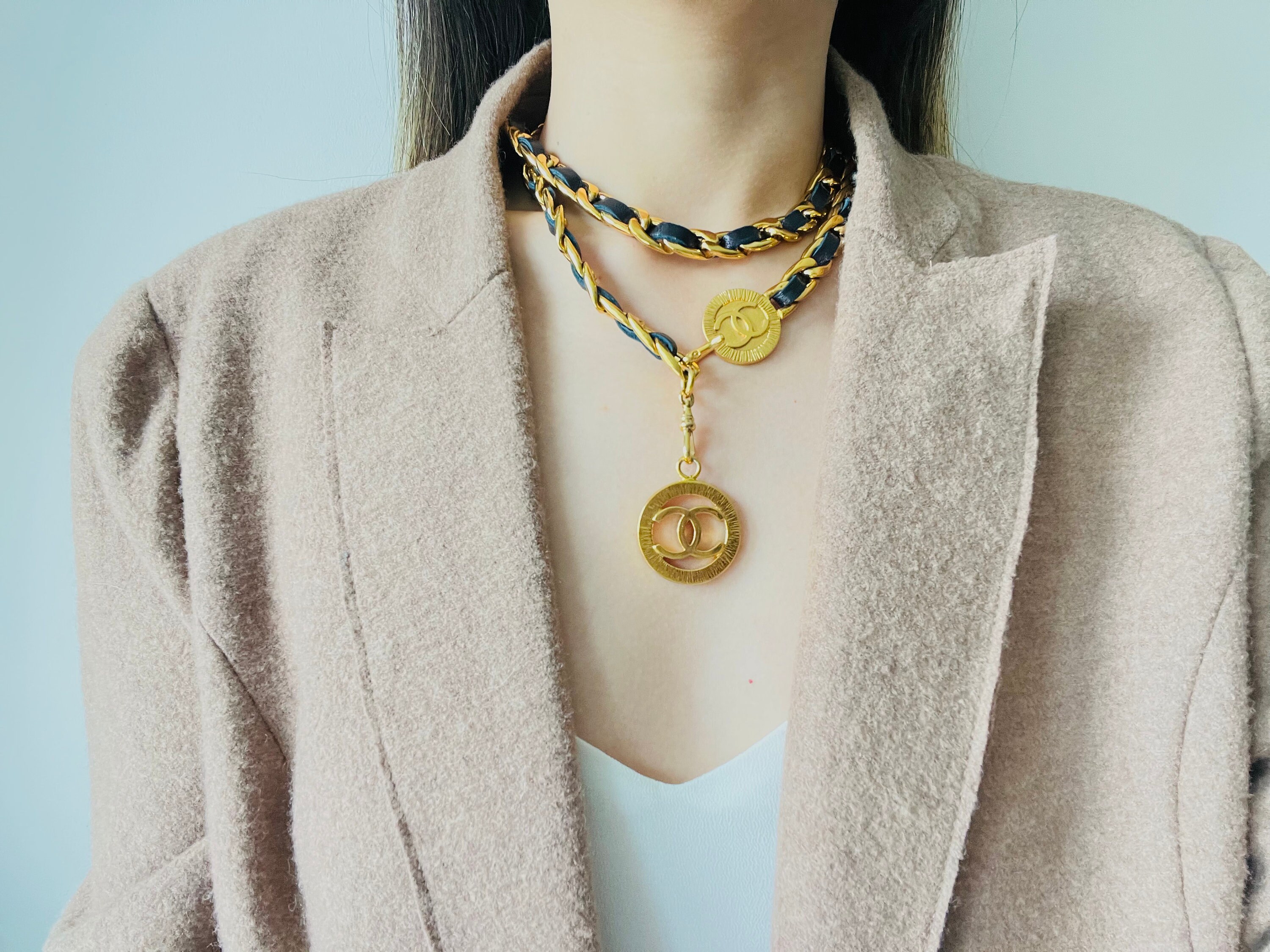 CHANEL ICONIC MASSIVE CC BELT LEATHER VINTAGE CHAIN CHARM NECKLACE LOGO 34 INCH CHANEL Vintage Belt Leather and Gold Link Chain Iconic CC  main image 4