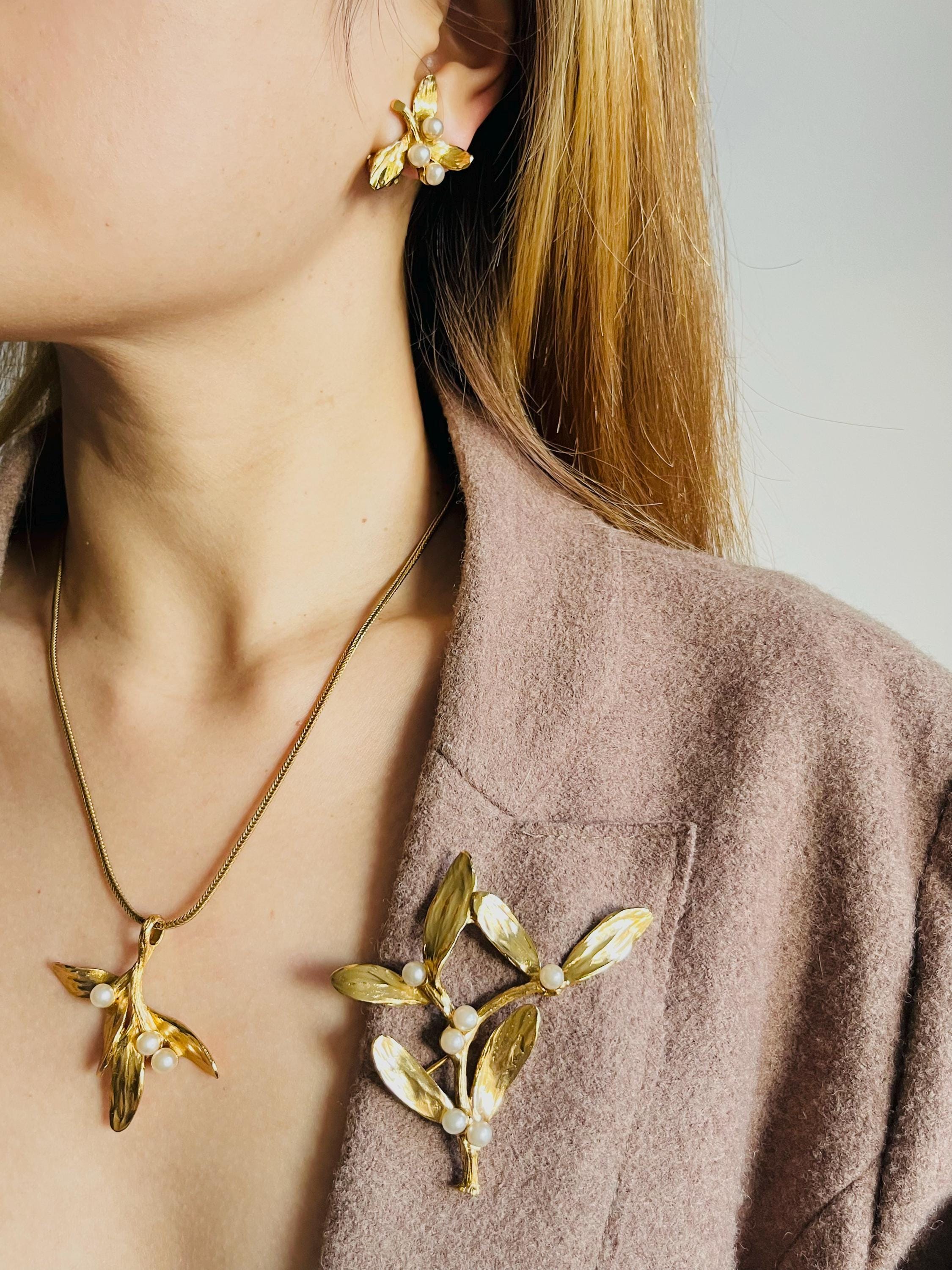 Kenzo Vintage White Beads Pearl Flower Leaf 3 Set Necklace Brooch