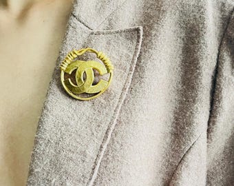 ●CHANEL シャネル●ブローチ●1994年秋冬●69.4 x 38.9 mm Chanel Vintage 1994 Logo CC Coco Round Circle Rope Interlocked