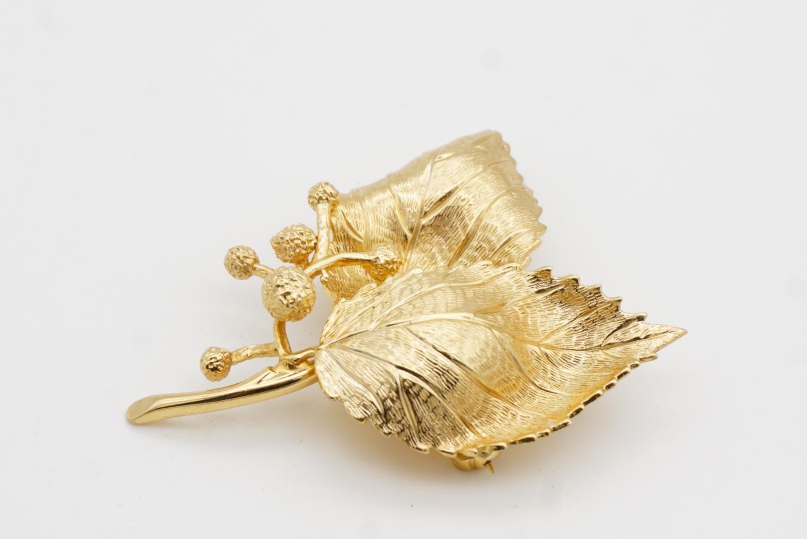 Christian Dior GROSSE 1967 Vintage Double Vivid Windy Leaf Cluster