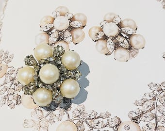 Christian Dior 1965 Vintage White Pearls Crystals Openwork Floral