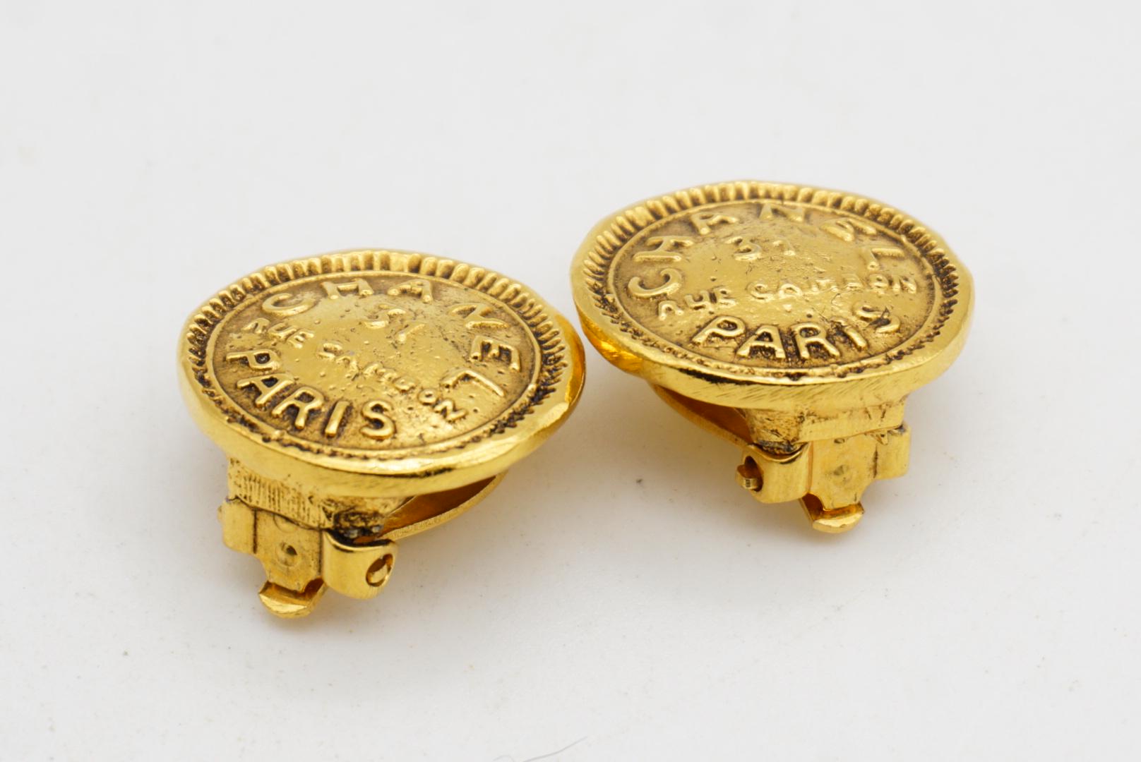 Chanel Vintage 1980s Logo CC 31 Rue Cambon Paris Relief Round