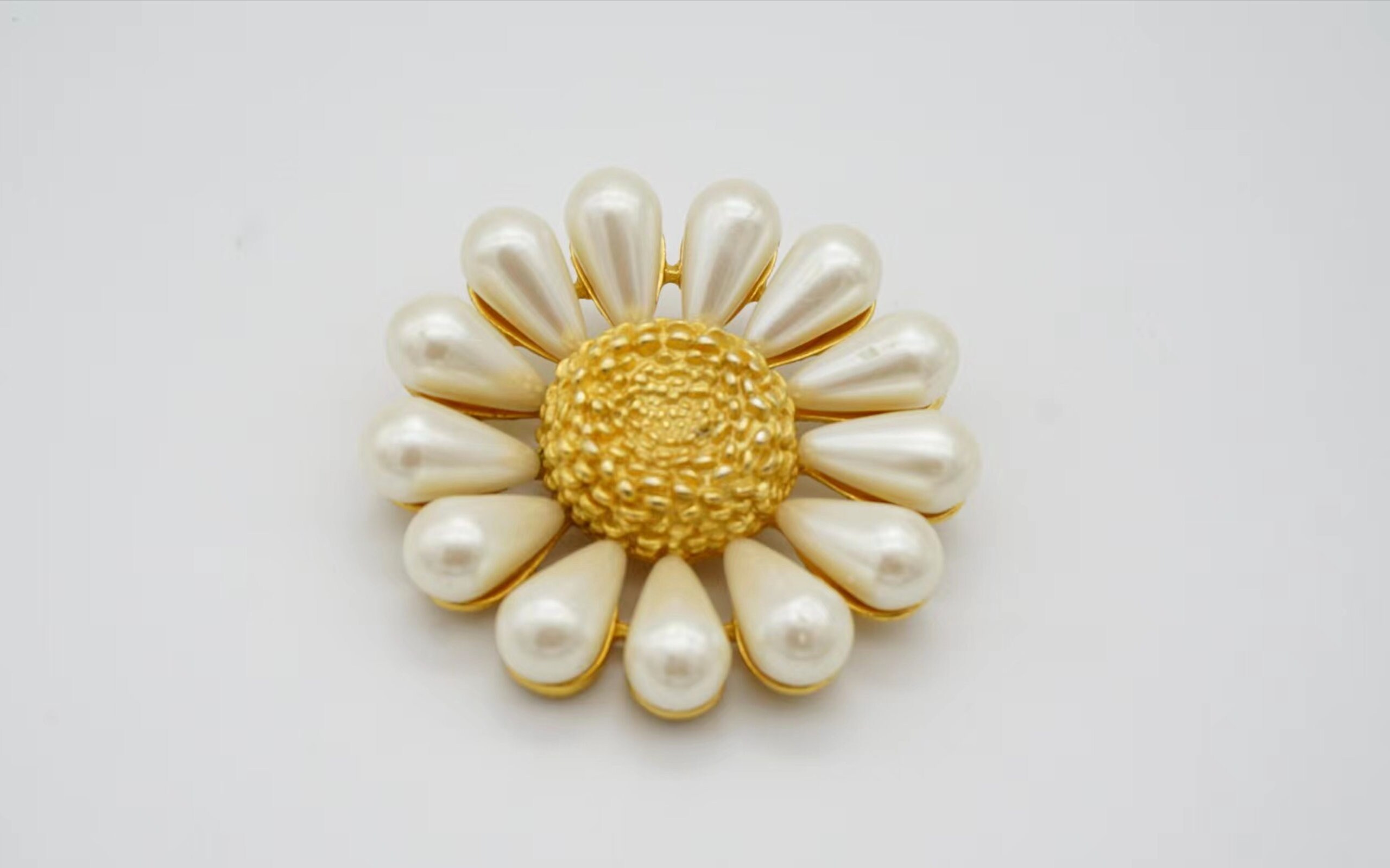 Givenchy Vintage Large Round Openwork Petal Pearls White Daisy