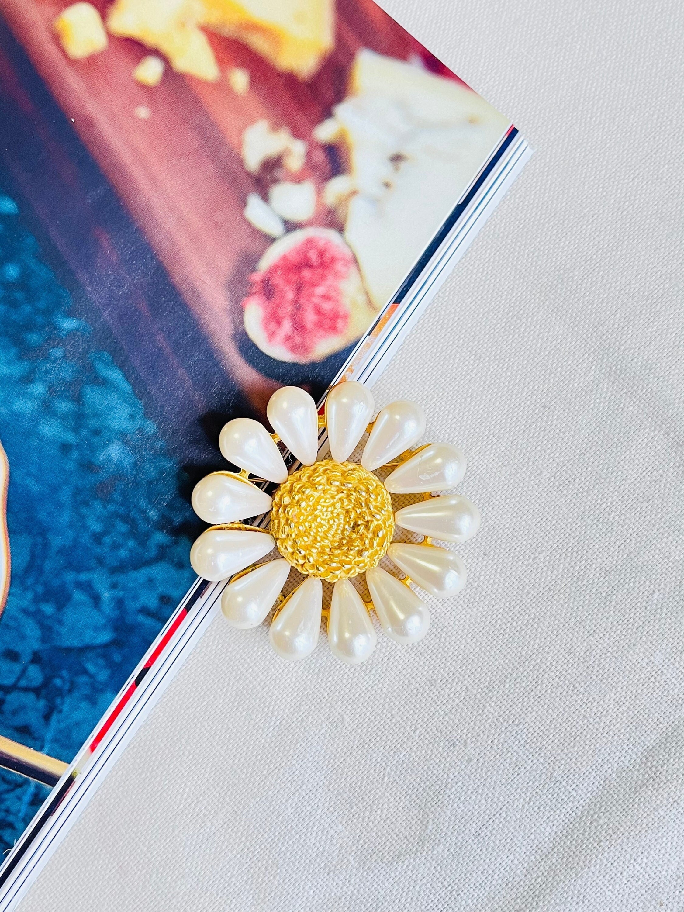 Givenchy Vintage Large Round Openwork Petal Pearls White Daisy