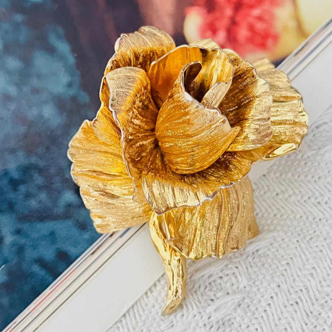 Christian Dior ブローチ 薔薇 ゴールド ヴィンテージ Christian Dior 1964 Vintage Large Vivid 3D Rose Blossom Flourish
