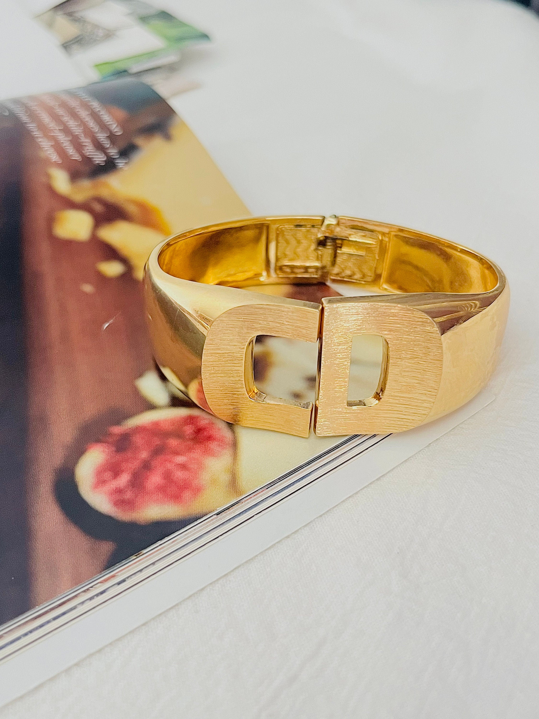Christian Dior 1973 Logo CD Chunky Clamper Manschette Cuff