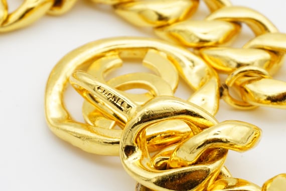 Chanel Vintage 1980s Medallion CC Logo Curb Link Interlocked