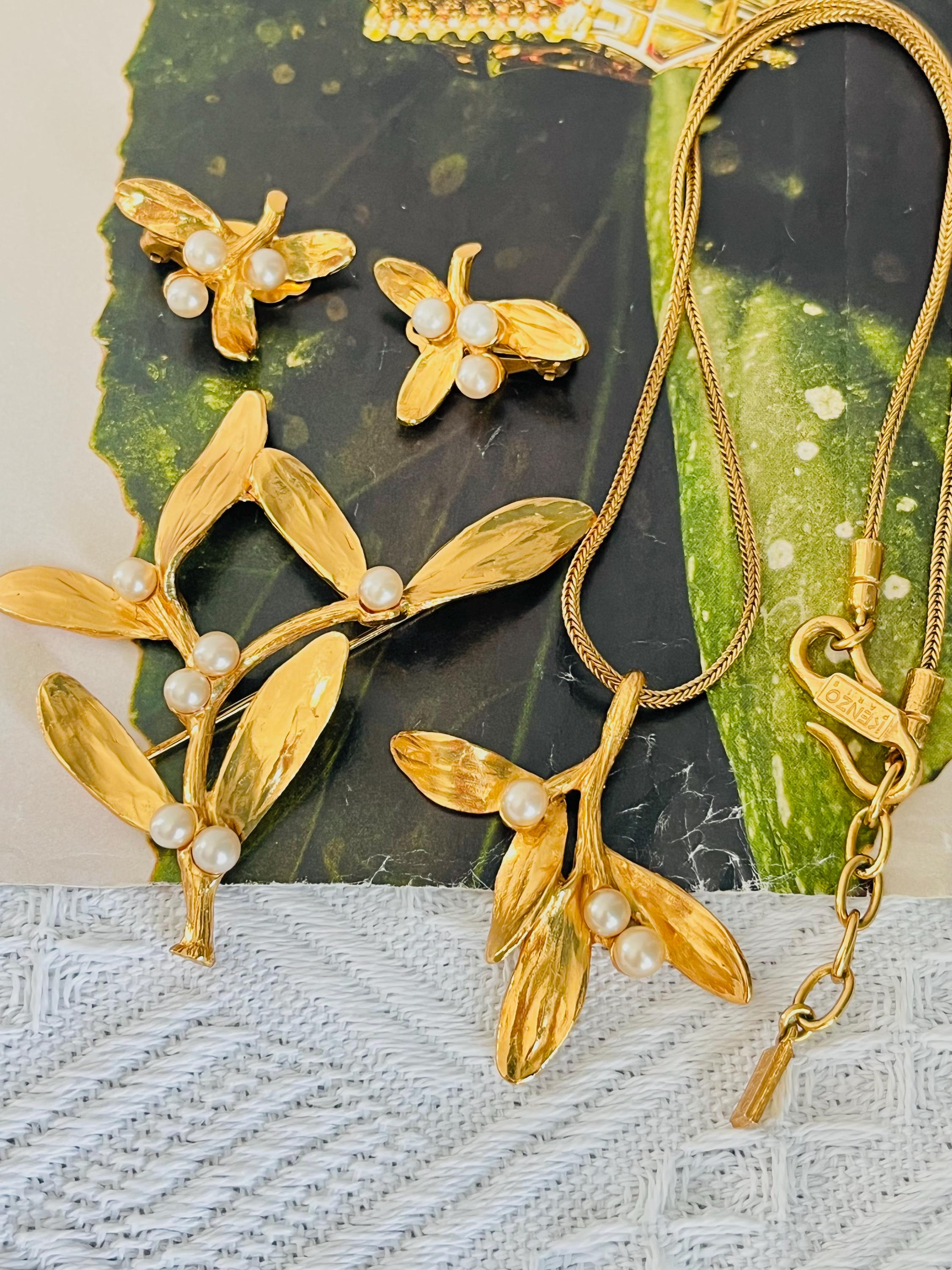 KENZO ヴィンテージ フラワーモチーフ アクセサリーセット 刻印あり Kenzo Vintage White Beads Pearl Flower Leaf 3 Set Necklace Brooch