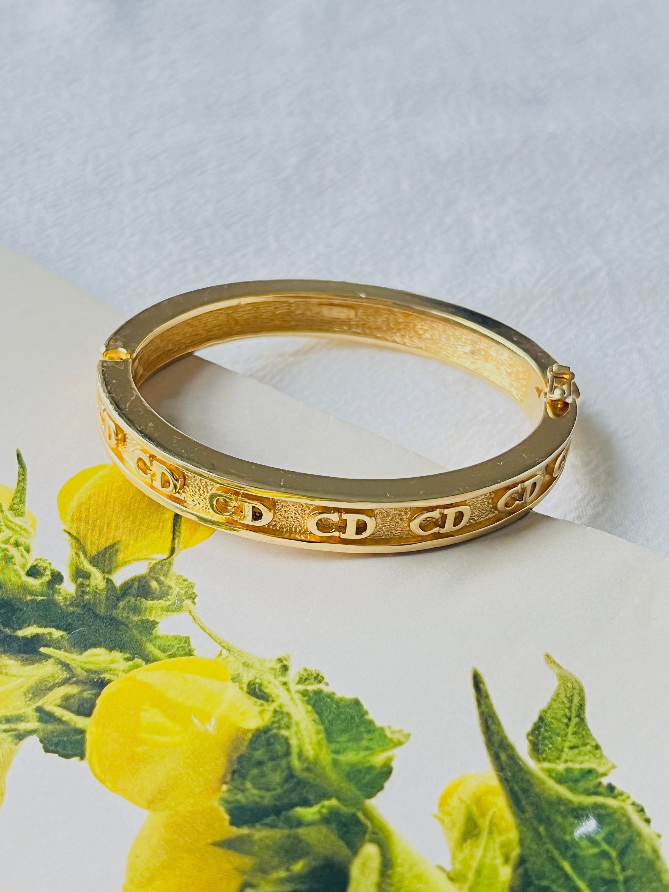 Christian Dior women accessory vintage bracelet gold color