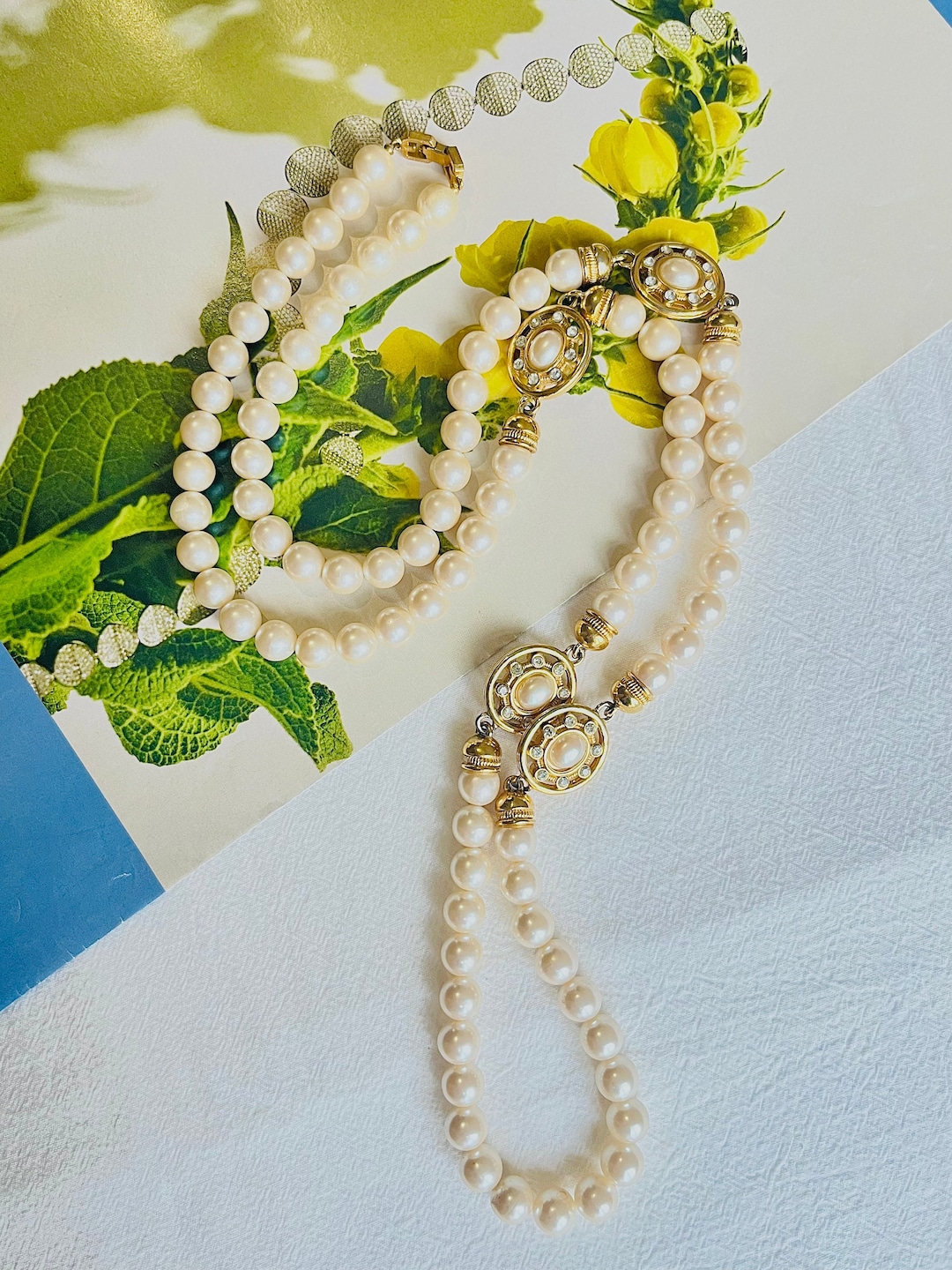 Givenchy Vintage 1980 White Pearl Beads Four Oval Crystal Pendant