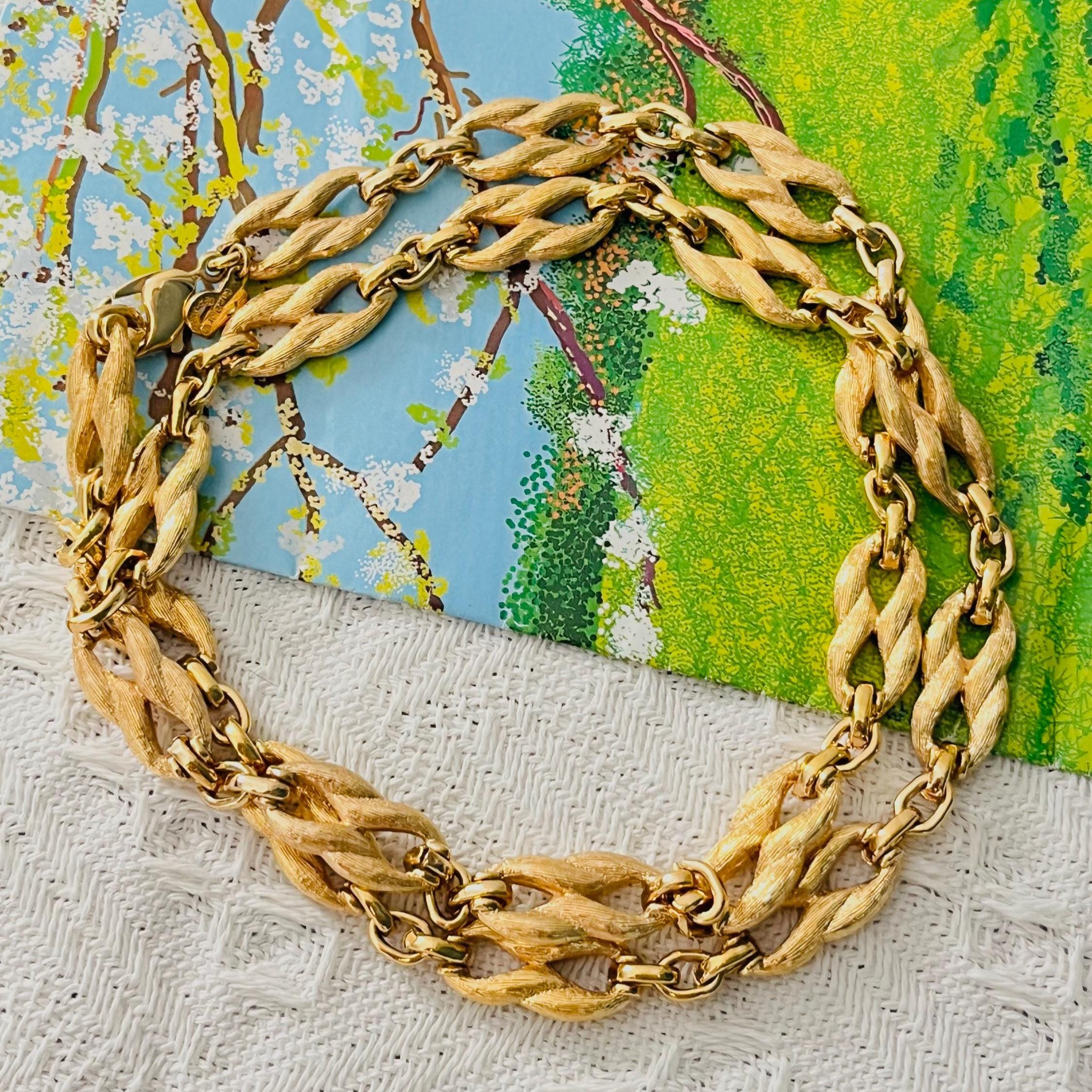 Christian Dior Vintage Filigree 8 Interlocked Omega Link Long