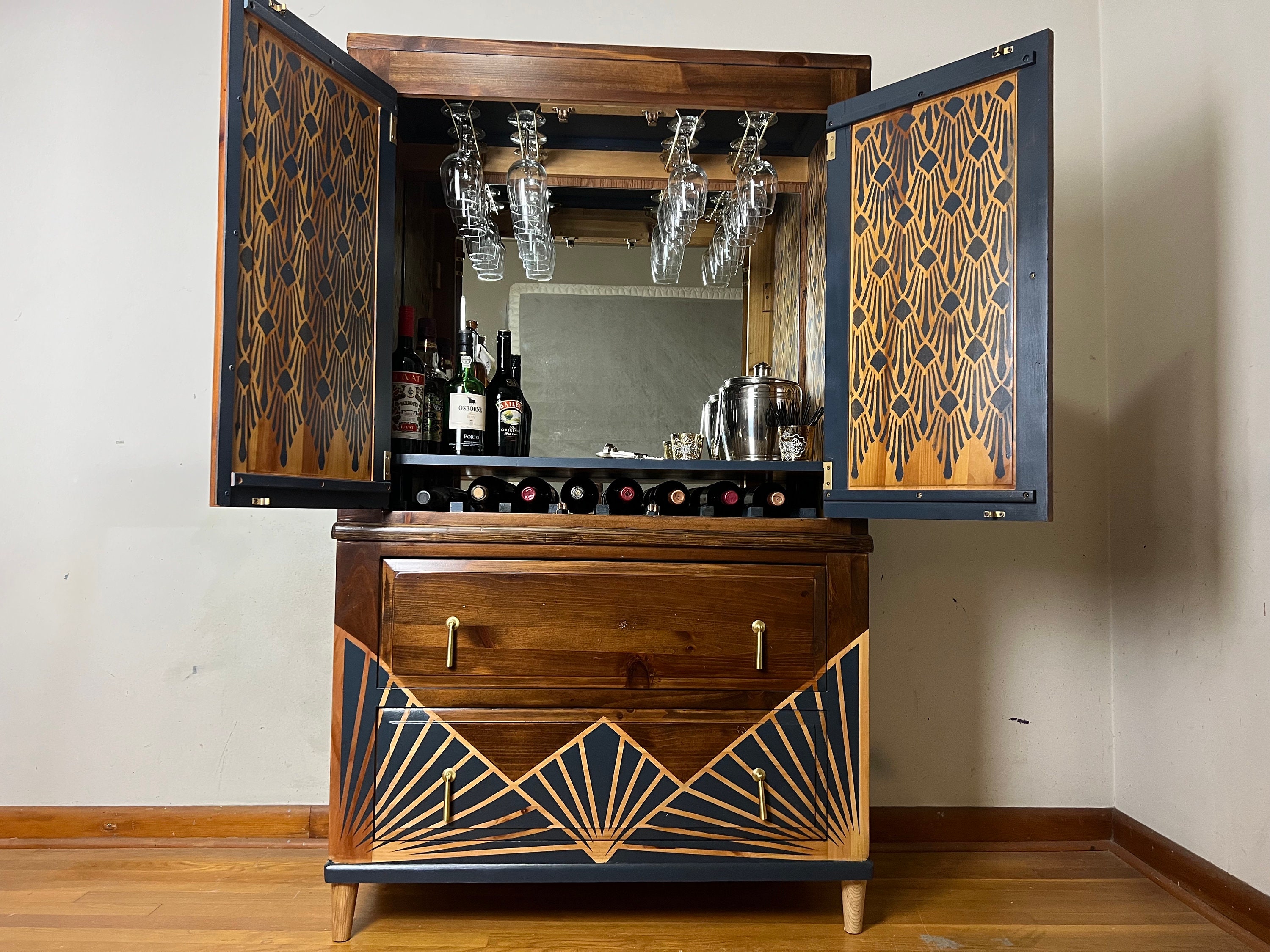 Bar Baú Garrafeira Vintage Madeira Maciça / Vintage Style Wine Cellar Trunk  Bar Solid Wood