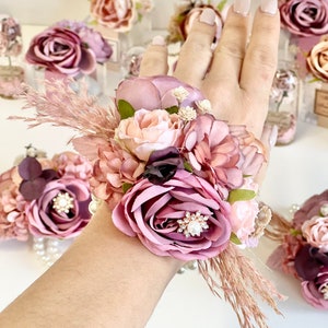 Wedding Corsages, Wrist Corsage, Rustic Wedding Corsage, Dusty Rose Corsage, Mauve Wrist Corsage, Bridesmaids Corsage, Bridal Bracelets