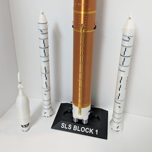 NASA SLS Artemis Space Launch System Block 1, Detailed Model 1:144 scale Scale 27&quot; Orion & Service Module, Detachable Booster Rockets