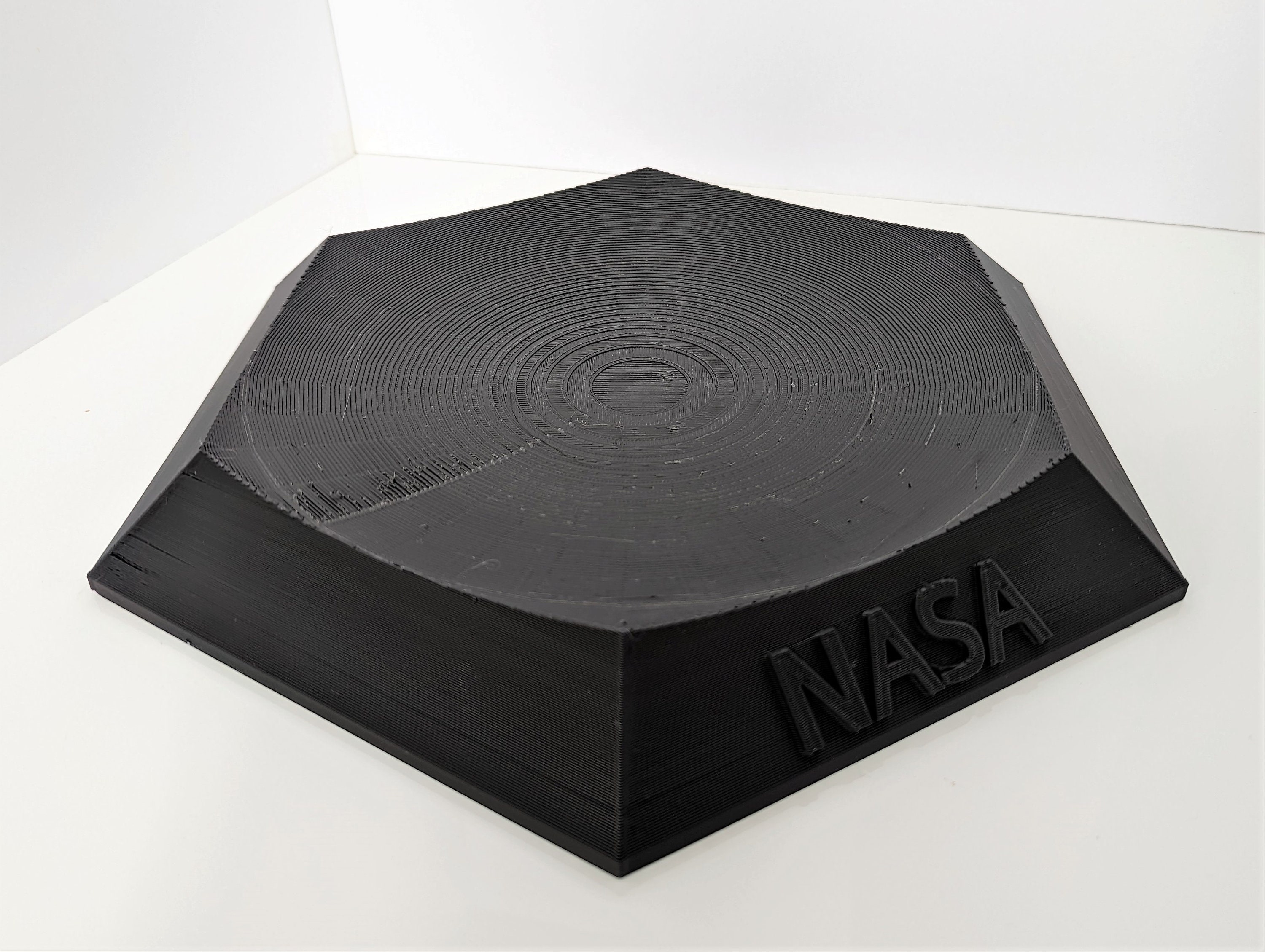 NASA Apollo Command Module - LARGE MODEL 1:10-30 Scale 4-18