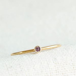 Anneau alexandrite de pierre de naissance, anneau de pierre de naissance de juin, anneau minimaliste de pierre de naissance