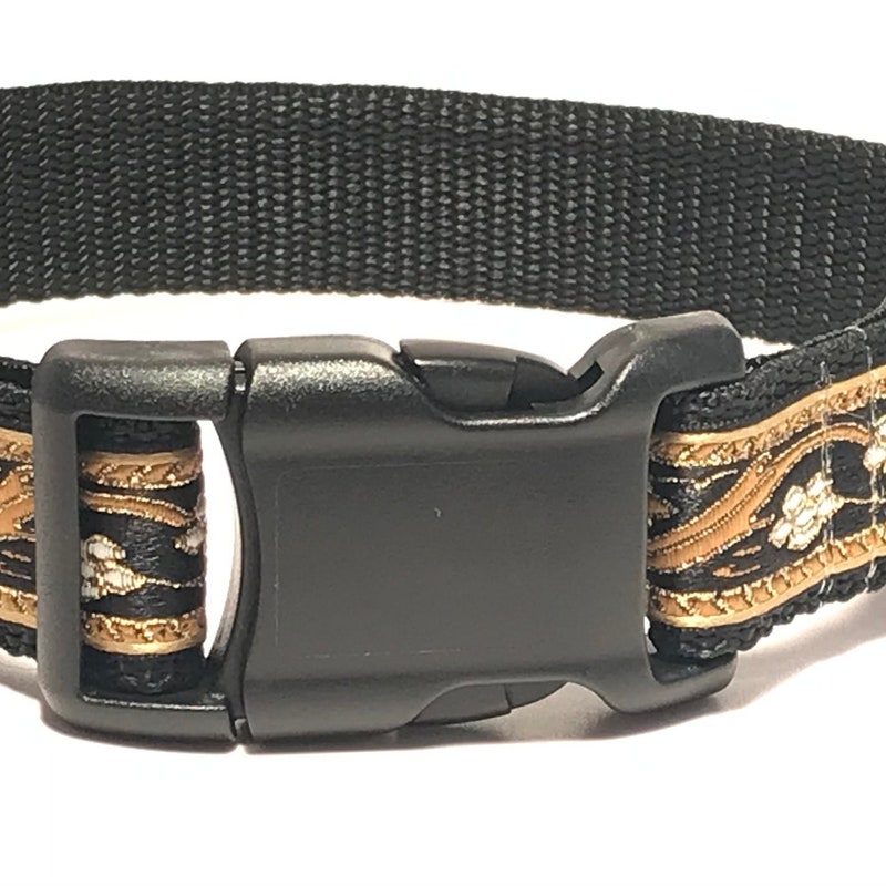 AFTER EIGHT METALLIC GOLD DOG COLLAR main image 1